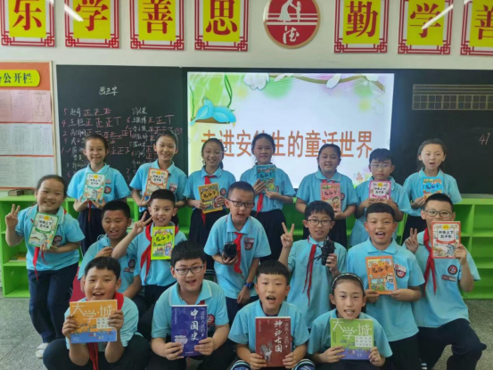 每日一图：本学期最后一次讲故事比赛，凡参赛者都有奖品，你说惊喜不惊喜外不意外 图2