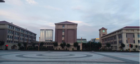 每日一图：天色渐暗，晚饭后的城区一中校园 图8